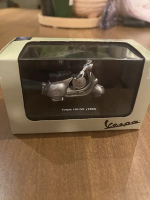 NewRay Vespa 150 GS (1955) Silver 1:32 Scale Die-Cast - New in Box - Image 1 of 4