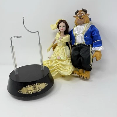 Muñecas de porcelana con llave de latón de Disney La Bella y la Bestia bailando con mi príncipe Foto 1 de 4