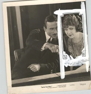 Schauspieler Frank Lackteen, EDNA MURPHY Stummfilm "INS NETZ" 1924 Pressefoto - Bild 1 von 2