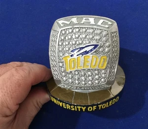 Anillo de campeones MAC 2017 Toledo Rockets para mujer baloncesto universitario 25-9 estatua de 4" - Imagen 1 de 8