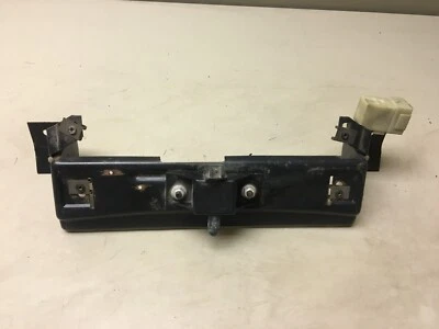 Chevrolet Corvette C4 1984-1996 soporte de montaje de pestillo de escotilla trasero OEM Foto 1 de 3