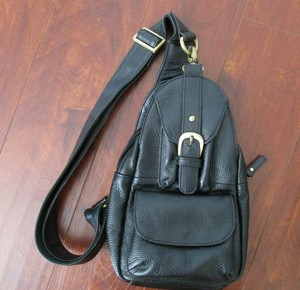 amerileather grylls petite sling purse