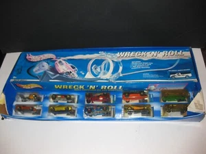 HOT WHEELS WRECK 'N' ROLL TRACK SET - Picture 1 of 7