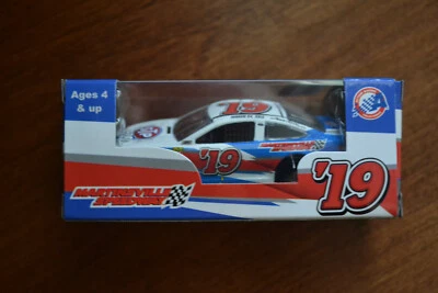 Литая модель автомобиля NASCAR 2019 Martinsville STP 500 Program 1:64 - Изображение 1 из 3