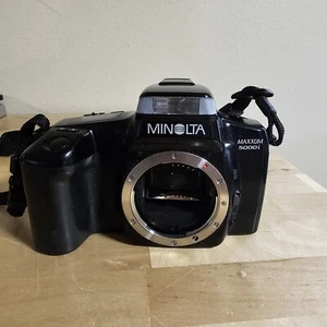 Minolta Maxxum 5000i 35mm SLR Film Camera Body Only UNTESTED - Picture 1 of 8