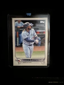 2022 Topps Series 1 - Vertical, Batting #300 Vladimir Guerrero Jr. - Picture 1 of 1