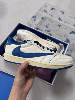 Talla 10 - Diseño de fragmentos x Travis Scott x Air Jordan 1 Retro OG SP Low Sail... Foto 1 de 4
