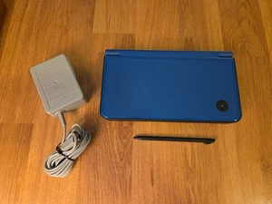 Nintendo DSi LL Azul Medianoche BUEN ESTADO Versión Japonesa Juega Juegos EE. UU. - Imagen 1 de 10