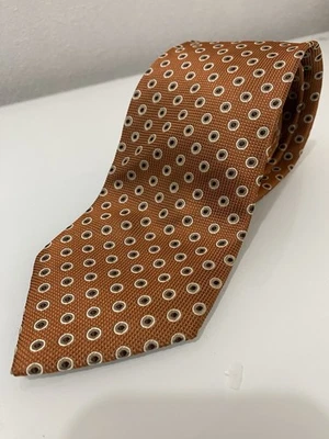 Corbata de seda hecha a mano a lunares naranja Stafford Foto 1 de 4