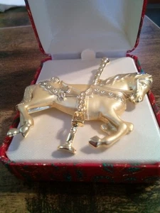 Brooch Carousel Horse Gold Tone Pin Vintage - Picture 1 of 1