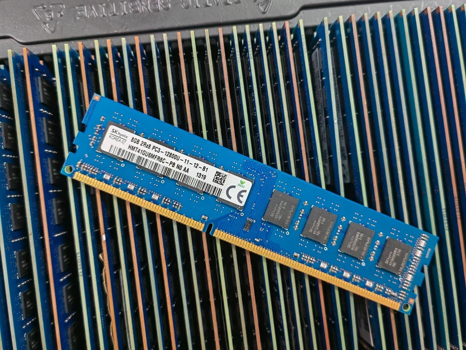 SK Hynix 8GB DDR3 1600 Desktop DIMM RAM PC3-12800U HMT41GU6MFR8C-PB 1.5v - Image 1 of 1