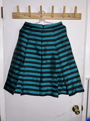Falda midi plisada halógena a rayas negras y verdes para mujer talla 4P Foto 1 de 4