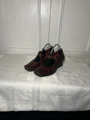 Clarks Women's Active Air brown Leather Mary Jane wedge Shoes Size 7 - Image 1 of 4