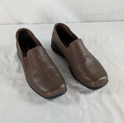 Mocasines Cobbie Cuddlers para mujer 8W marrón de cuero suave puntada de látigo suela de aire de ensueño Foto 1 de 4