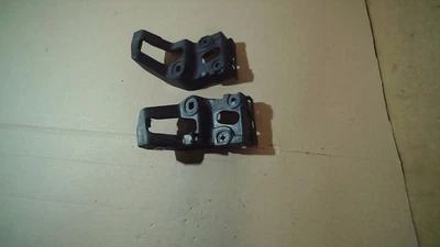 Halter Führung Kotflügel vorne links + Rechts 8E0853921B Audi A4 2.0 - Bild 1 von 4