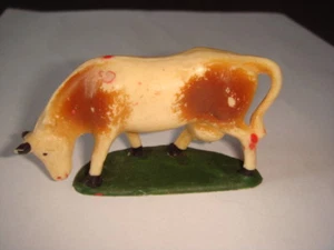 FIGURINE STARLUX FERME VACHE TÈTE BAISSÉE 1 ERE GÉNÉRATION - Picture 1 of 1