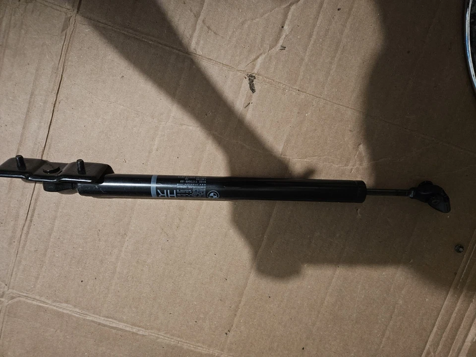 BMW 750i 2013 puerta trasera derecha freno tope control puntal OEM  Foto 1 de 1