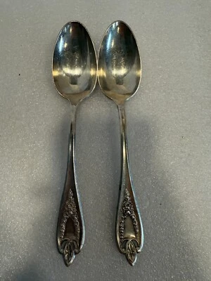 "Cubiertos enchapados en plata Rogers Bros Old Colony 1847 2 cucharas para servir 8-1/8""" Foto 1 de 4