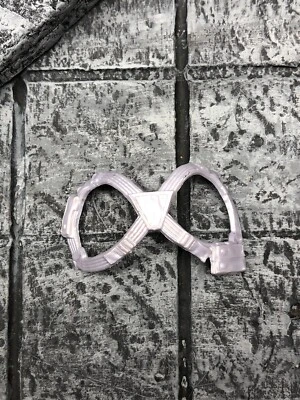 漫威传奇孩之宝银貂背带饲料 6 英寸活动人偶 😎 — 第 1/3 张图片