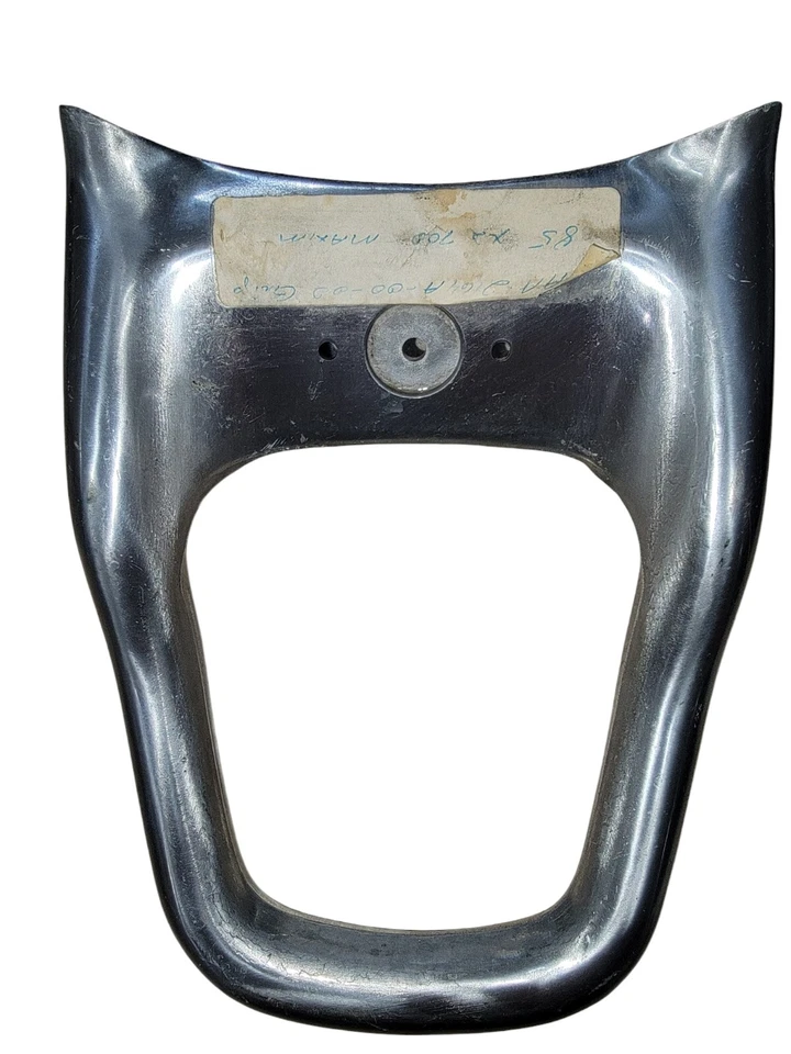 Barra de asiento trasero con agarre 85-86 YAMAHA XJ700/XJ750 MAXIM / MAXIM X 1AA-2164A-00-00 OEM Foto 1 de 4