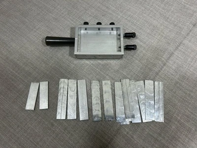 Fonte de carimbo Howard Hot Foil TH-200 caixa porta-tipo 2-1/2 x 3-1/2 - Imagem 1 de 4