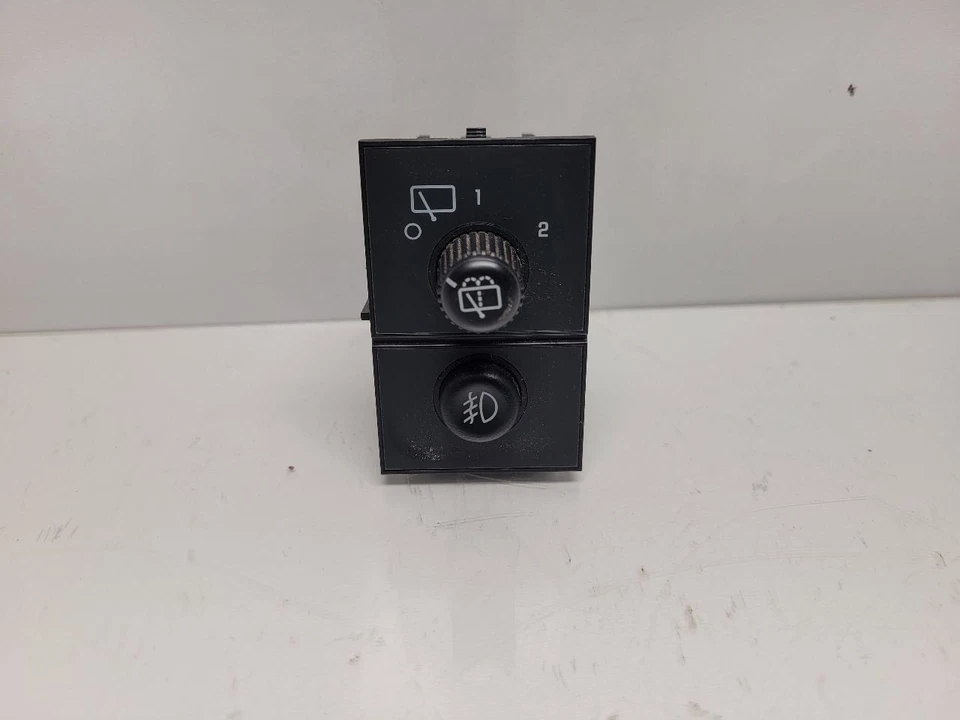 2004 Cadillac Escalade ESV Dash Switch - Rear Wipers  - Image 1 of 4