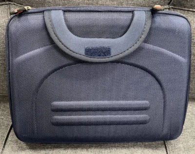 Estuche Kroo Cube semi duro para portátil/tableta de 10 pulgadas #11274 azul oscuro nuevo Foto 1 de 3