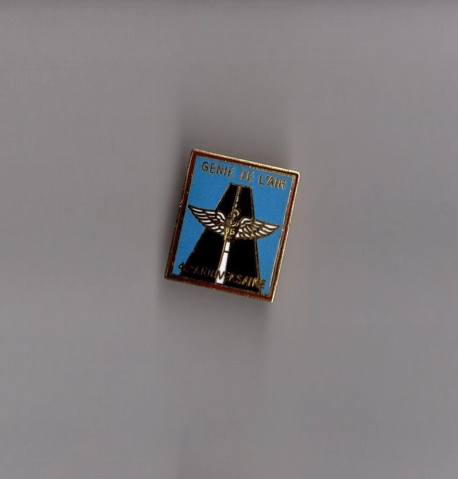 pin's armée / 40e anniversaire 15eme régiment du génie de l'air (EGF doré) - Photo 1/1