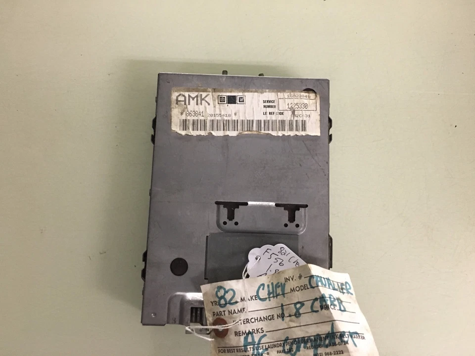 Pontiac J2000 1982 módulo de control informático motor 1,8 L ECU ECM 1225330 Foto 1 de 2