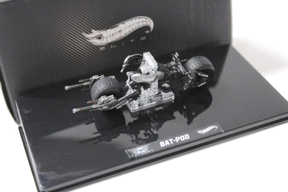1:43 Hot Wheels Elite Motocicletta Batman Bat-Pod Dark Knight Trilogy - Immagine 1 di 3