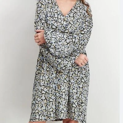 Vestido floral con cuello en V imitación botón delantero manga globo talla 12 alto de ASOS Foto 1 de 4