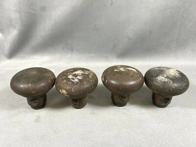 4 маленьких антикварных железных дверных ручки, диаметр 1 3/4 дюйма, 2 подходящие пары - Изображение 1 из 4