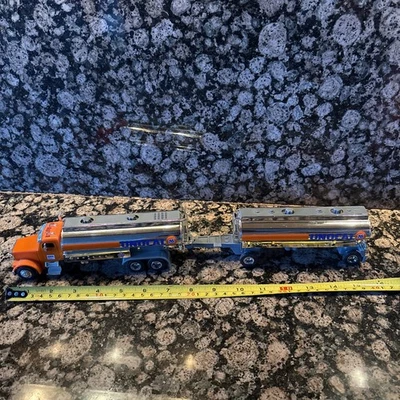 Camión de transporte 76 Super Tanker Plastic Ad Gap Group 1995 edición limitada UNOCAL Foto 1 de 4