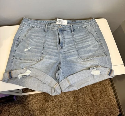 Pantalones cortos vaqueros torridos desgastados talla 20 Foto 1 de 4