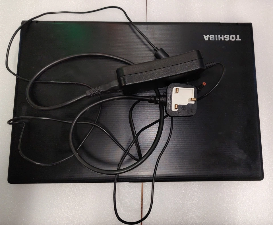 Toshiba Satellite Pro R50-B-12P Intel i3-4005U 8gb RAM 128Gb SSD Win 11  - Image 1 of 4