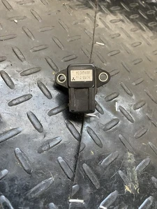 OEM 1991-06 Mitsubishi Eclipse Galant Mirage MAP Pressure Sensor MD305600 - Bild 1 von 3