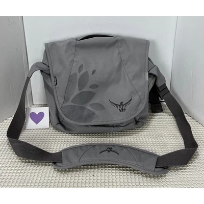 Osprey Gris Solapa Jill Mini Bolso Mensajero Laptop Tableta Viaje Trabajo Escuela DM Foto 1 de 4