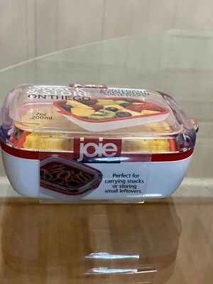 Новый. Контейнер Snack and Store On The Go Joie 7 унций 4,3/4 X3,5 красный - Изображение 1 из 4