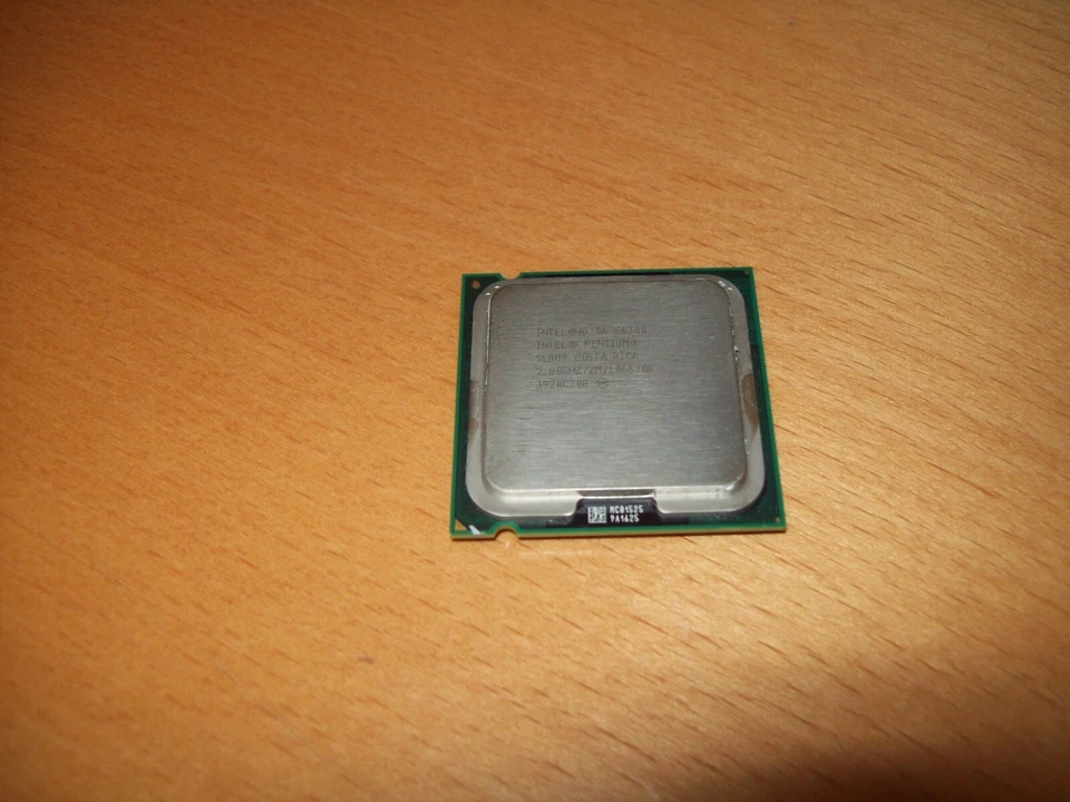 INTEL SLGU9 PENTIUM E6300 DUAL CORE SOCKET 775 CPU - Image 1 of 1