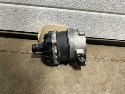2013 Audi S4 Quattro Prestige Electric Water Pump Cooling Unit OEM 2298 - Image 1 of 4