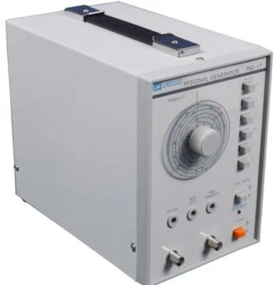 High frequency signal generator TSG-17 RF(radio-frequency) signal generator - Image 1 of 3