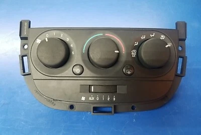 Chevrolet Uplander 2005-2008 relé aire acondicionado temperatura control climático. 15882293 Foto 1 de 4