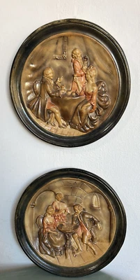 Coppia De Assiettes Françaises Murales En Grès Années 40 Avec Scènes Nobles - Photo 1/4