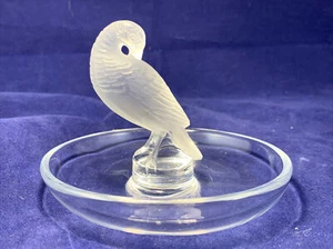 Excellent Lalique Crystal Pheasant Tucked Head Pin Tray - Picture 1 of 8