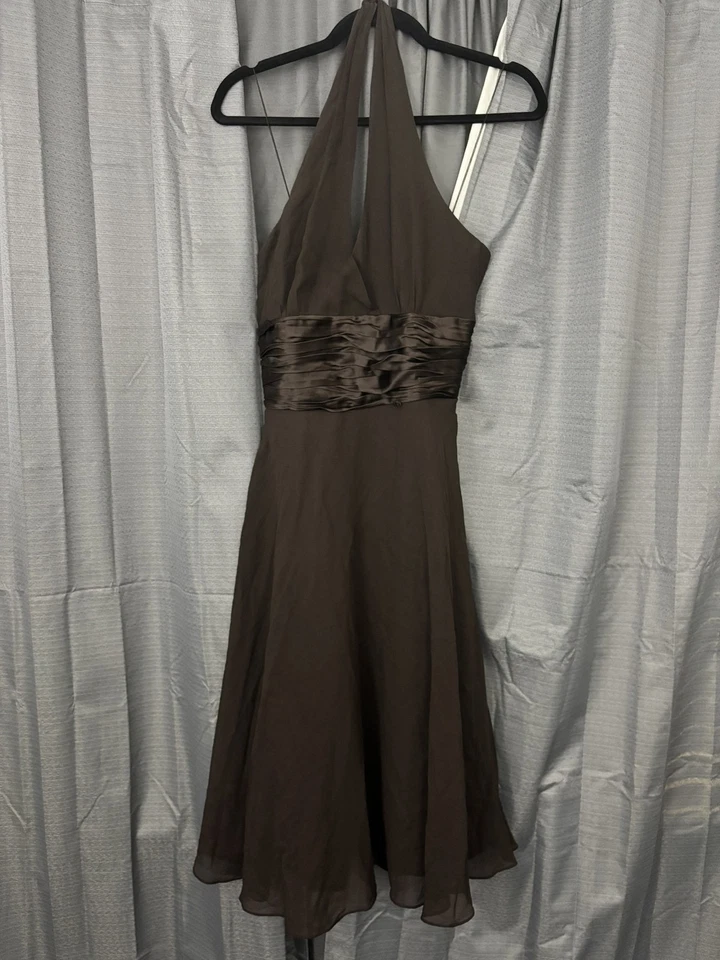 Vestido midi de seda Maggy London de colección Y2K para mujer 8 marrón seda halter acanalado duende Foto 1 de 4