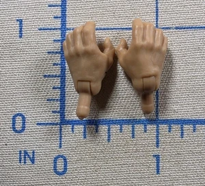 AEW Unmatched Male Hold Grip Hands Parts Fodder 7" 1/10 Scale Sammy Guevara #34 - Picture 1 of 6