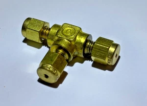 Lot of 2, Swagelok B-100-3-1  1/16"  Brass Tee  fitting - Picture 1 of 1
