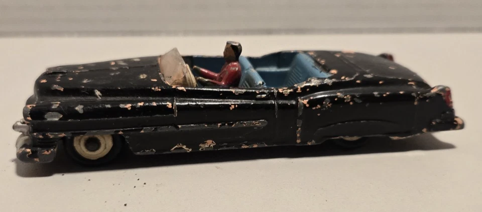 Dinky Toys 131 Cadillac Eldorado techo abierto Meccano Inglaterra mal estado repintado Foto 1 de 4