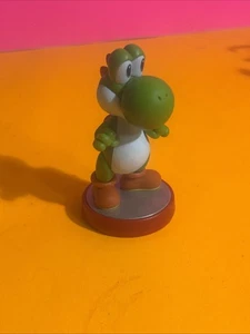 Yoshi Amiibo Super Mario Bros. Series - Modellino Base Rosso Nintendo NES - Foto 1 di 5