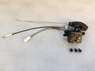 Actuador de bloqueo de puerta trasera Toyota Highlander 2001-2007 OEM * Foto 1 de 4